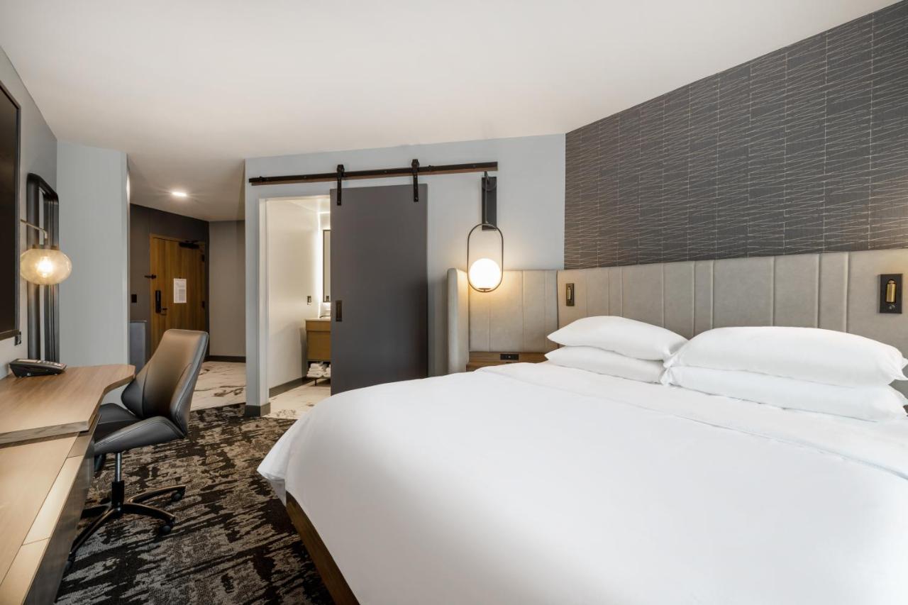 Crowne Plaza - By Ihg 5*